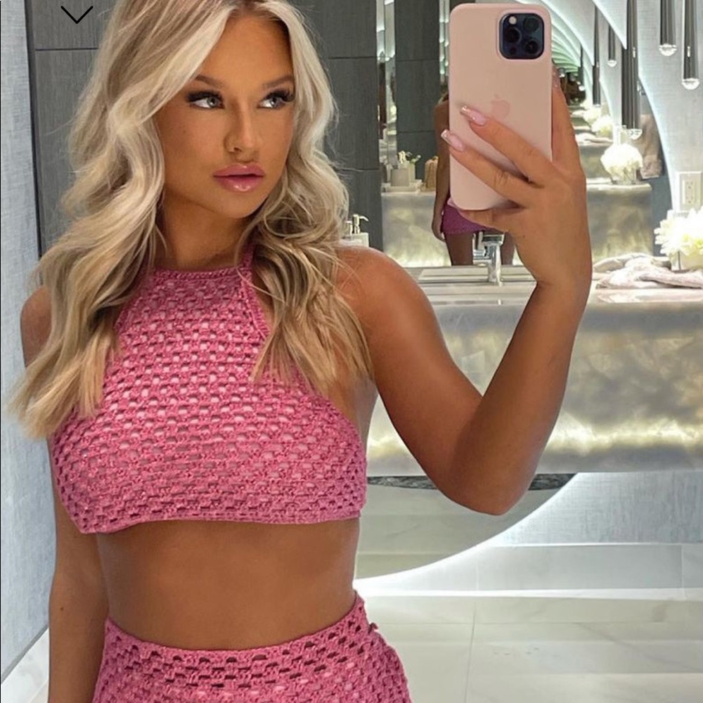 Pink knit top